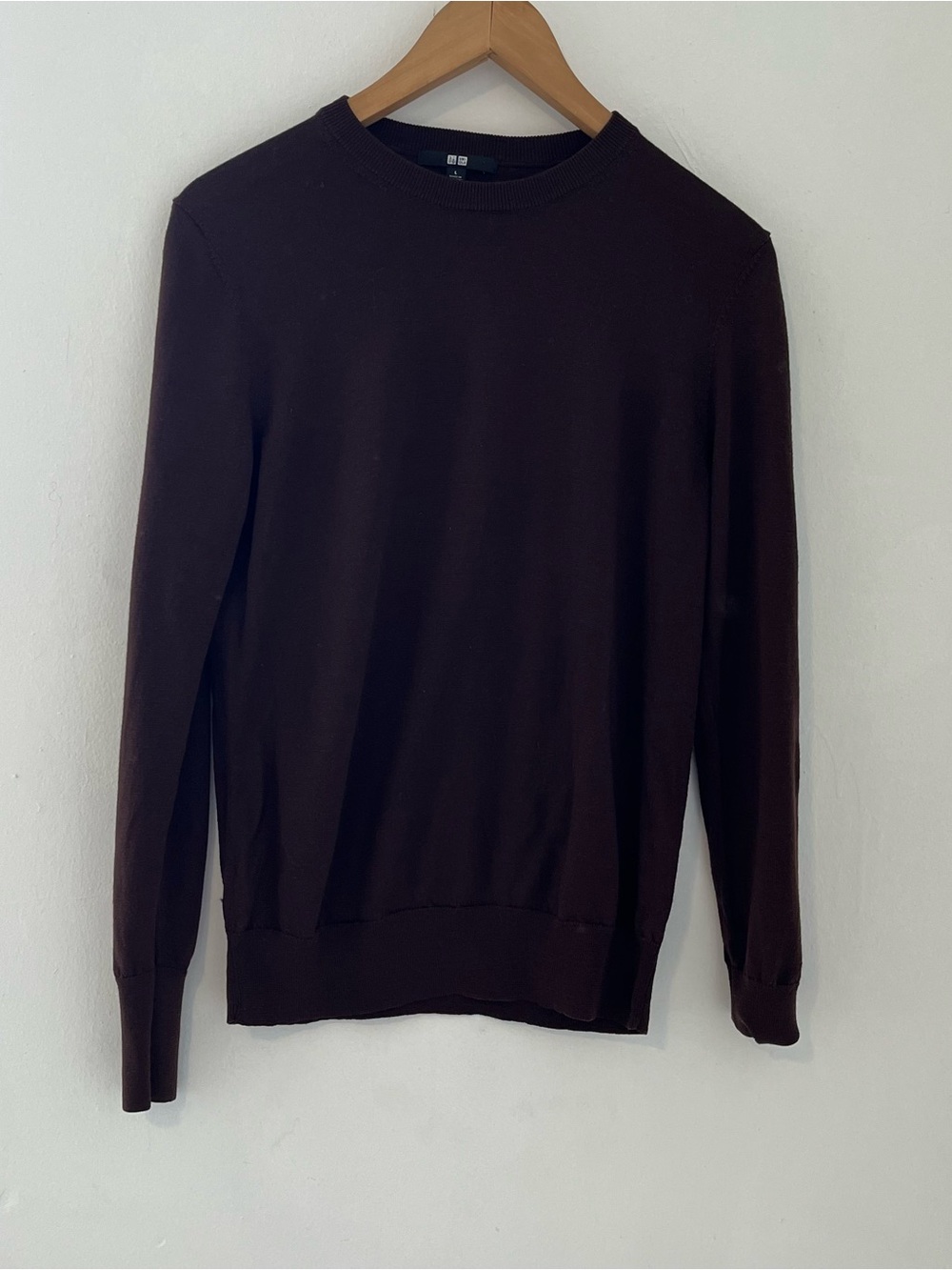 Uniqlo Women's 100% Wool Crewneck Sweater in Chocolate Brown